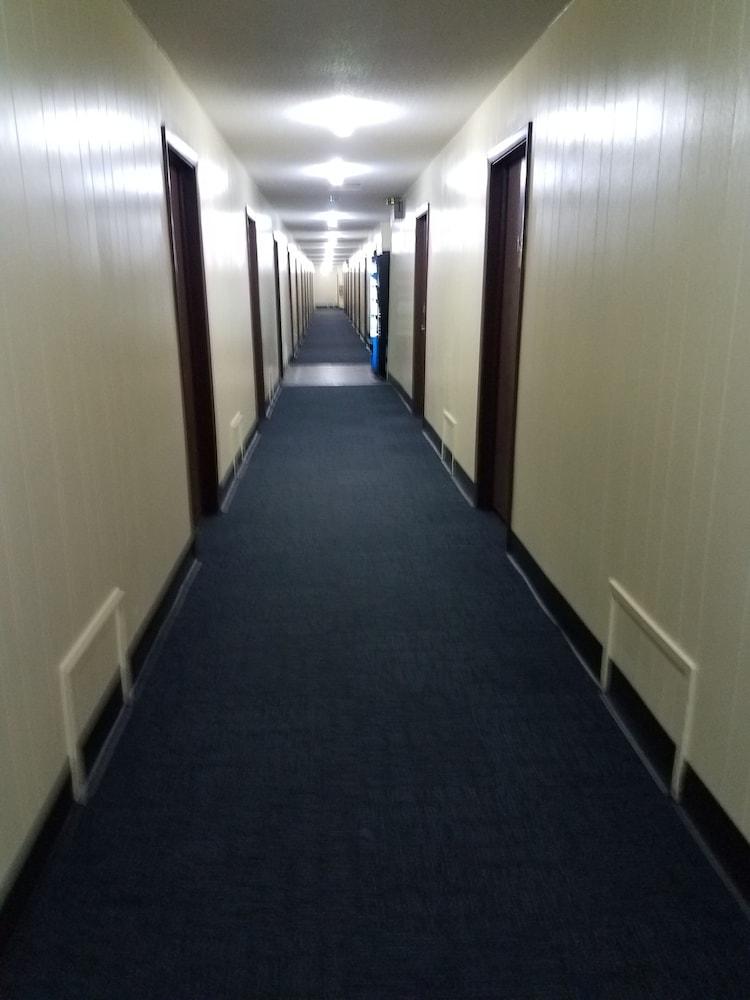 Western Inn South Kearney Bagian luar foto