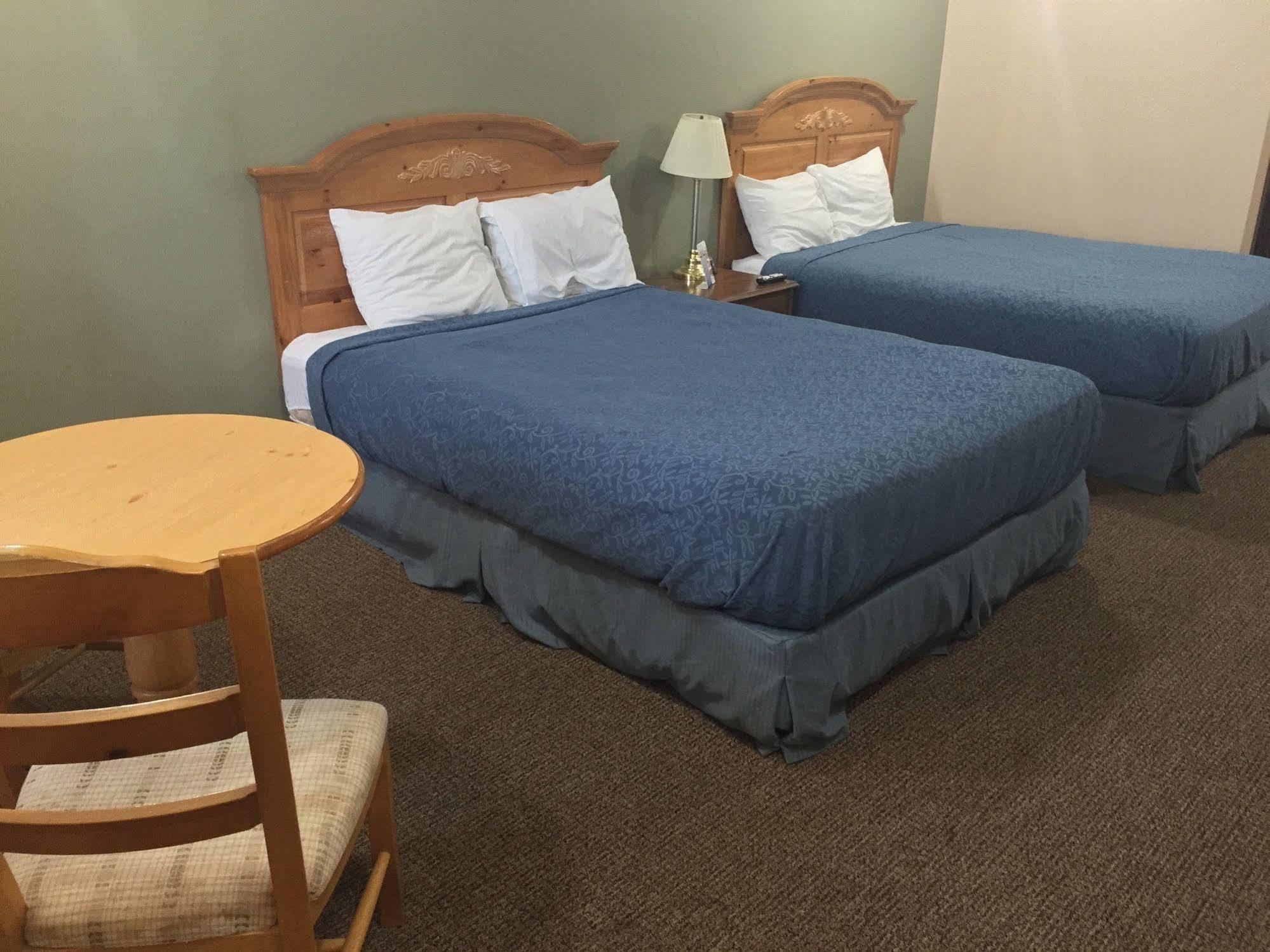 Western Inn South Kearney Bagian luar foto