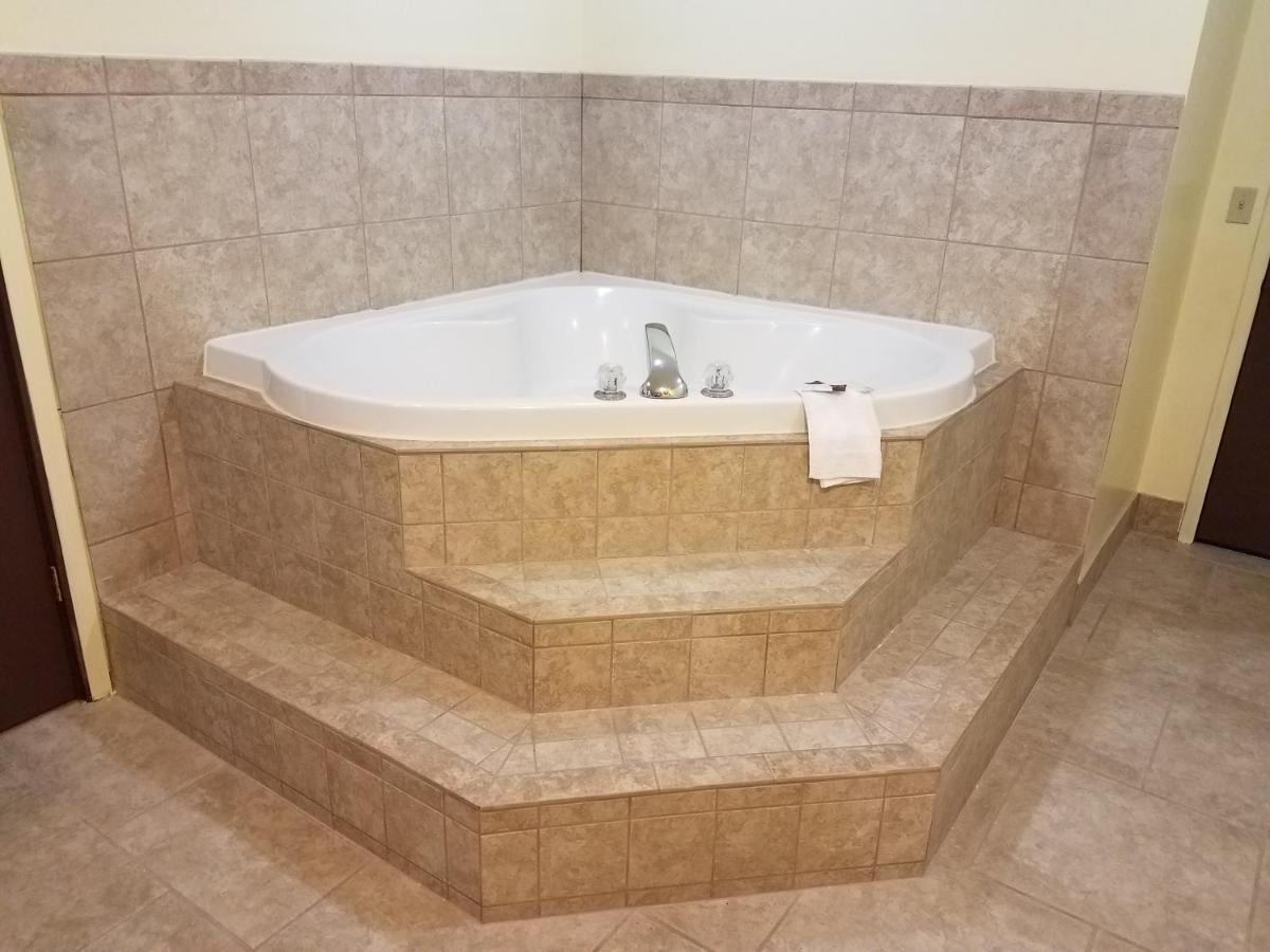 Western Inn South Kearney Bagian luar foto